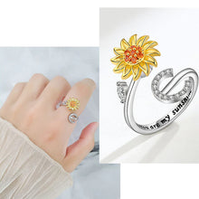 Laden Sie das Bild in den Galerie-Viewer, Tochter/Enkelin verstellbarer Sonnenblumen-Alphabet-Ring