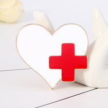 Laden Sie das Bild in den Galerie-Viewer, Liebesherz Stethoskop Mini Brosche