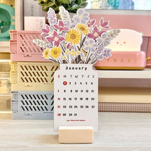 Laden Sie das Bild in den Galerie-Viewer, 2024 Blühende Blumen Tischkalender