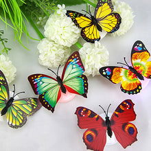 Laden Sie das Bild in den Galerie-Viewer, Leuchtender Schmetterling Wandaufkleber