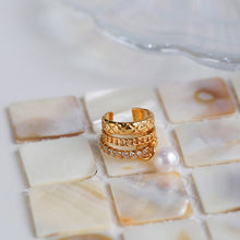 Laden Sie das Bild in den Galerie-Viewer, Modischer Ohrclip aus Perlen