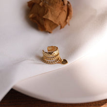 Laden Sie das Bild in den Galerie-Viewer, Modischer Ohrclip aus Perlen