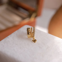 Laden Sie das Bild in den Galerie-Viewer, Modischer Ohrclip aus Perlen