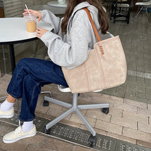 Laden Sie das Bild in den Galerie-Viewer, Einfache Vielseitige Handtasche aus Qualitätsleder