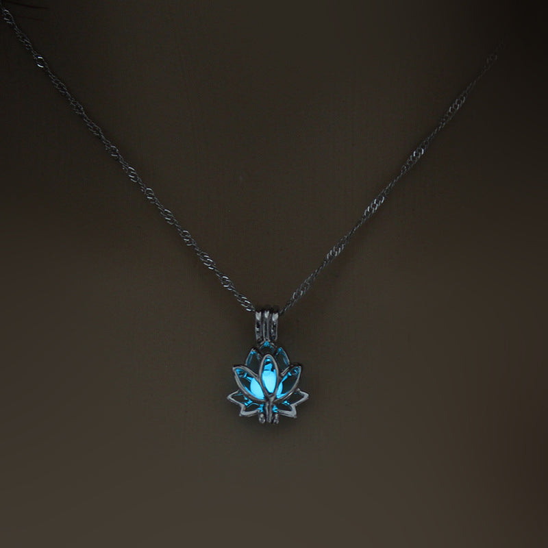 Leuchtende Lotusblume Halskette