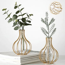 Laden Sie das Bild in den Galerie-Viewer, Moderne Minimalistische Durchbrochene Dekorative Vase