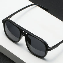 Laden Sie das Bild in den Galerie-Viewer, 3 in 1 Magnetisch polarisierte Sonnenbrille