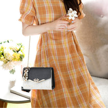 Laden Sie das Bild in den Galerie-Viewer, Stylische Umhängetasche mit Kette