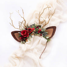 Laden Sie das Bild in den Galerie-Viewer, Weihnachtsstirnband in Rentierform mit Kunstblumen