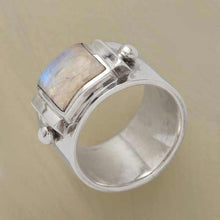 Laden Sie das Bild in den Galerie-Viewer, Silber Mondstein Ring