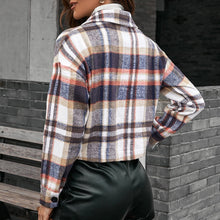 Laden Sie das Bild in den Galerie-Viewer, Karierte Jacke mit Revers