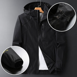 Wind- und wasserdichte Jacke