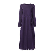Laden Sie das Bild in den Galerie-Viewer, Spitzen-Fleece-Kleid