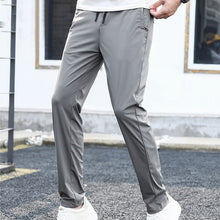 Laden Sie das Bild in den Galerie-Viewer, Freizeithose aus Eisseide für Herren