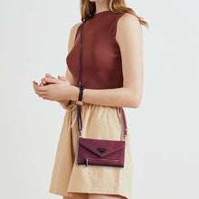 Laden Sie das Bild in den Galerie-Viewer, Handytasche aus Leder in Briefumschlagform