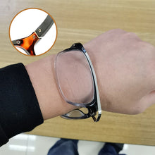 Laden Sie das Bild in den Galerie-Viewer, Faltbare Armband-Lesebrille