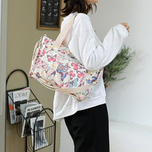 Laden Sie das Bild in den Galerie-Viewer, Damen Handtasche mit großem Fassungsvermögen und Blumenmuster