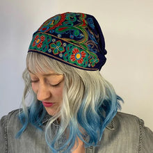 Laden Sie das Bild in den Galerie-Viewer, Besticktes Kopftuch im Ethno-Stil