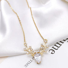 Laden Sie das Bild in den Galerie-Viewer, Glänzende Elch-Halskette Aus Titanstahl