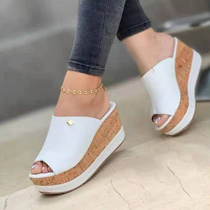 Neue Modische Sandalen mit hohen Absätzen