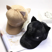 Laden Sie das Bild in den Galerie-Viewer, Katzenohren-Baseballmütze aus Plüsch