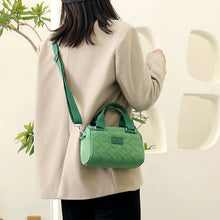 Laden Sie das Bild in den Galerie-Viewer, Modische Geprägte Leichte Segeltuchtasche