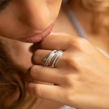 Laden Sie das Bild in den Galerie-Viewer, Offener Silber Engelsfederring