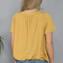Laden Sie das Bild in den Galerie-Viewer, Einfarbiges T-Shirt-Oberteil mit Faltendesign