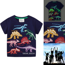 Laden Sie das Bild in den Galerie-Viewer, Leuchtendes Dinosaurier-T-Shirt Für Kinder