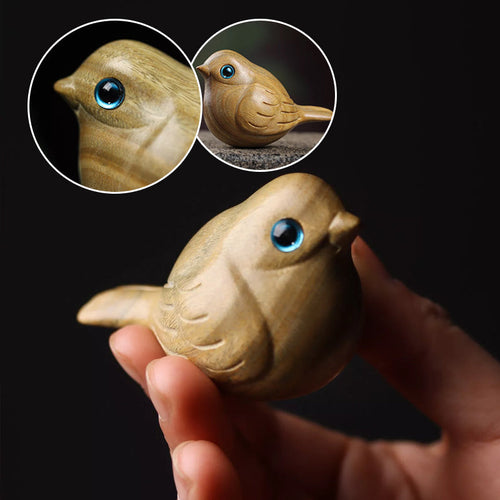 Handgefertigter Holzschnitzvogel