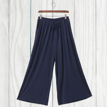 Laden Sie das Bild in den Galerie-Viewer, Minimalistische Hose mit weitem Bein
