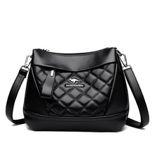Laden Sie das Bild in den Galerie-Viewer, Rhomboid Tasche aus gekörntem Leder