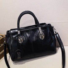 Laden Sie das Bild in den Galerie-Viewer, Trendige Retro-Umhängetasche aus PU-Leder