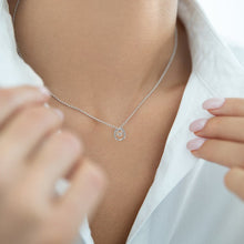 Laden Sie das Bild in den Galerie-Viewer, Hufeisen-Halskette