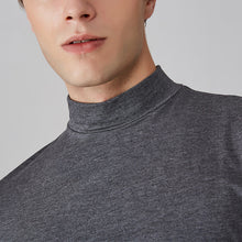 Laden Sie das Bild in den Galerie-Viewer, Schmal geschnittenes T-Shirt mit Stehkragen für Herren