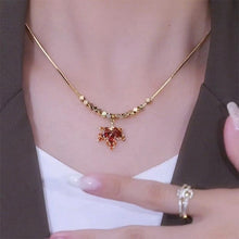 Laden Sie das Bild in den Galerie-Viewer, Roter Ahornblatt-Schmuck