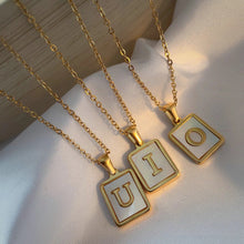 Laden Sie das Bild in den Galerie-Viewer, Damen Buchstabe Halskette aus Edelstahl