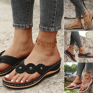 Leichte Blumensandalen für Damen
