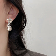 Laden Sie das Bild in den Galerie-Viewer, Kristall-Diamant-Perlenkette und Ohrring-Set
