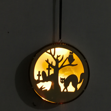 Laden Sie das Bild in den Galerie-Viewer, Halloween Holz LED Dekoration