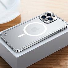 Laden Sie das Bild in den Galerie-Viewer, Mattierte magnetische Handyhülle
