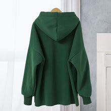 Laden Sie das Bild in den Galerie-Viewer, Kapuzenhoodie mit Monogramm