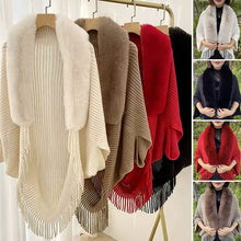 Laden Sie das Bild in den Galerie-Viewer, Gestrickter Schal mit Pelzkragen