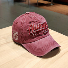 Laden Sie das Bild in den Galerie-Viewer, Modische Schirmmütze mit Buchstabenstickerei