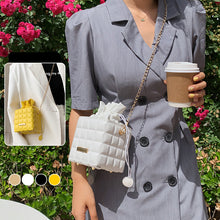 Laden Sie das Bild in den Galerie-Viewer, Karierte Umhängetasche mit Kordelzug