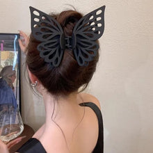 Laden Sie das Bild in den Galerie-Viewer, Schmetterling Ausschnitt Quaste große Haarspange