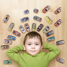 Laden Sie das Bild in den Galerie-Viewer, Mini-Blechauto aus Legierung