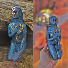 Laden Sie das Bild in den Galerie-Viewer, &quot;Göttin der Heilung&quot; Harzstatue