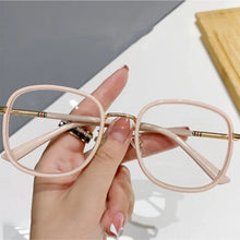 Laden Sie das Bild in den Galerie-Viewer, Tragbare modische Anti-Blaulicht-Lesebrille