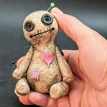 Laden Sie das Bild in den Galerie-Viewer, Voodoo Puppenkegelbrenner, Weihrauchbrenner